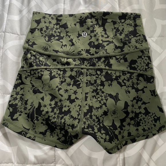 SOLD Lululemon Efflorescent green - Picture 3 of 5